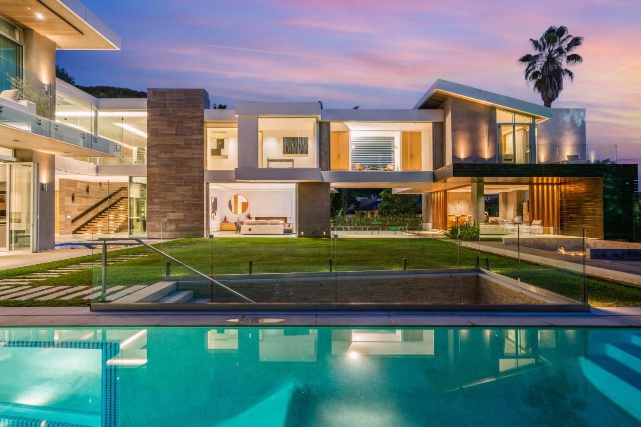 Ultra Modern Sunset Strip Mansion Villa