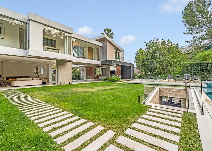 Ultra Modern Sunset Strip Mansion