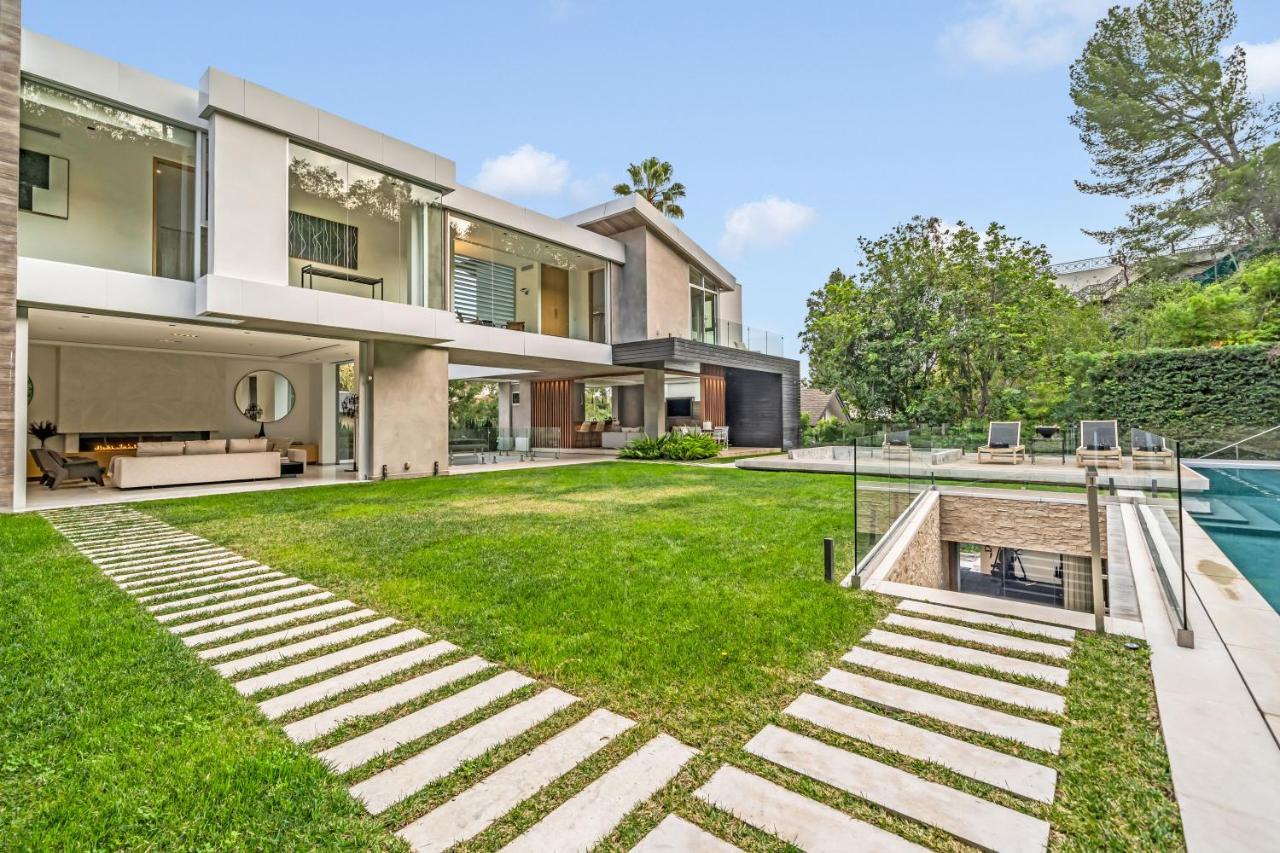 Ultra Modern Sunset Strip Mansion Villa