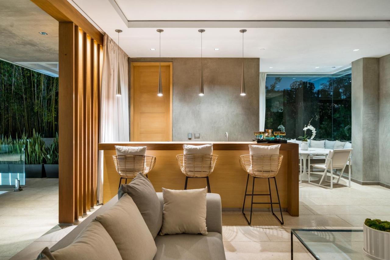 Ultra Modern Sunset Strip Mansion Villa