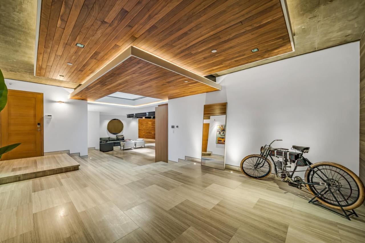 Ultra Modern Sunset Strip Mansion Villa